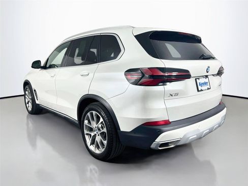 Used 2024 BMW X5 xDrive40i w/ Premium Package AWD/4WD image 4
