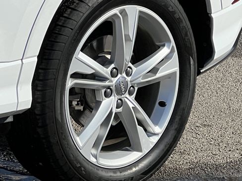 Used 2019 Audi Q3 2.0T Premium w/ Convenience Package image 13