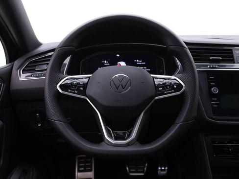 Used 2022 Volkswagen Tiguan SEL R-Line image 12