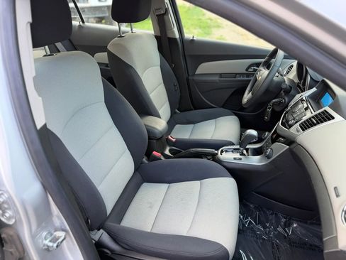 Used 2015 Chevrolet Cruze LS image 20
