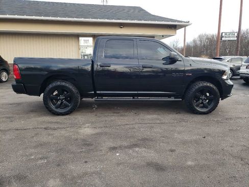 Used 2017 RAM 1500 Express w/ Black Ram 1500 Express Group image 6