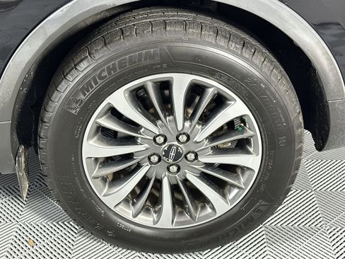 Used 2020 Lincoln Nautilus FWD w/ Equipment Group 101A image 10