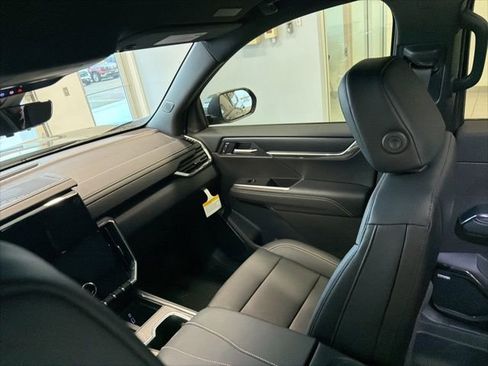 New 2026 GMC Acadia Elevation w/ Elevation Premium Package image 22