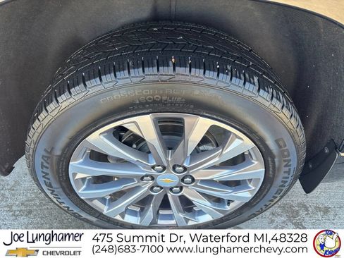 Used 2023 Chevrolet Traverse Premier AWD/4WD image 11