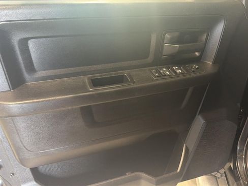 Used 2015 RAM 2500 Tradesman w/ Chrome Appearance Group image 10