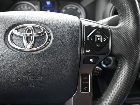 Used 2019 Toyota Tacoma TRD Sport AWD/4WD image 27