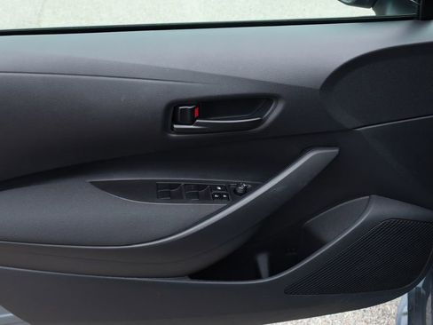 Used 2025 Toyota Corolla LE image 27