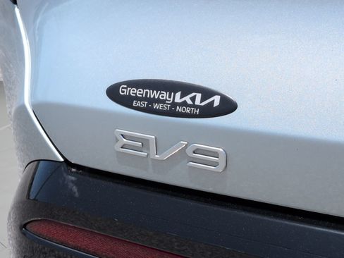 Certified 2024 Kia EV9 Land AWD/4WD image 15