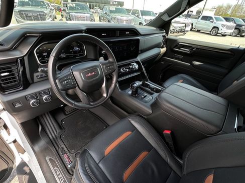 Used 2023 GMC Sierra 1500 AT4 w/ Technology Package AWD/4WD image 22