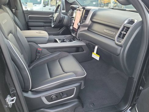 New 2026 RAM 1500 Laramie AWD/4WD image 14