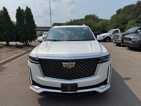 Used 2021 Cadillac Escalade Premium Luxury w/ Driver Assist Tech Package AWD/4WD image 4