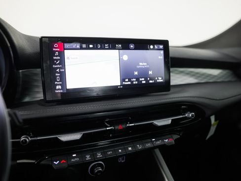 Used 2024 Alfa Romeo Tonale Ti w/ Premium Interior Package image 26