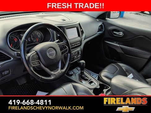Used 2020 Jeep Cherokee Latitude Plus w/ Cold Weather Group image 25