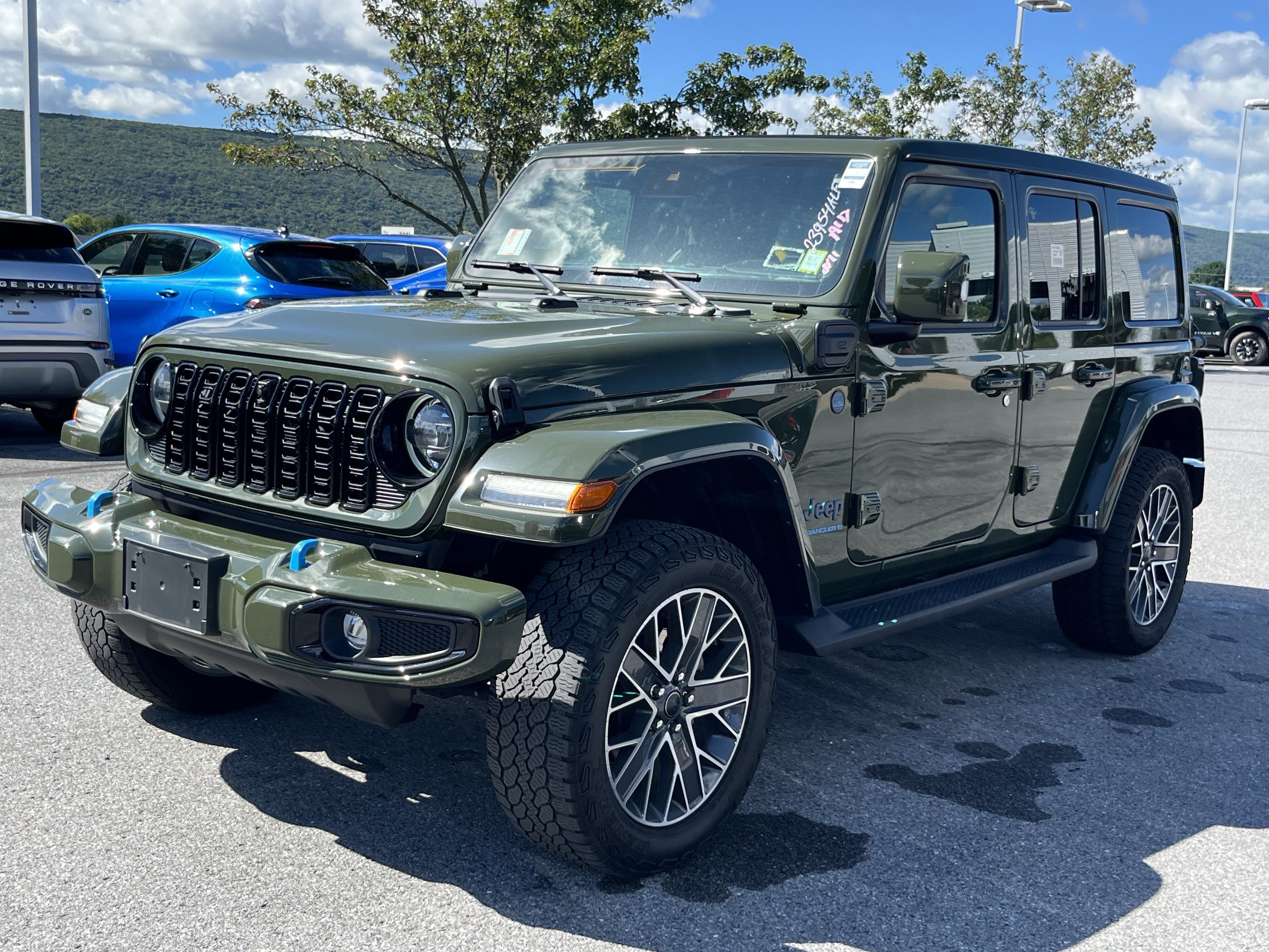 Used 2024 Jeep Wrangler High Altitude AWD/4WD image 11