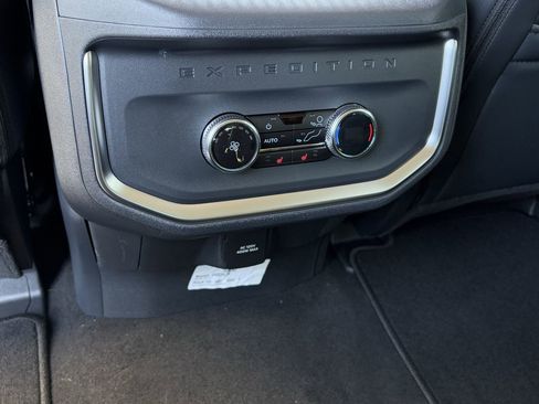 New 2025 Ford Expedition Platinum w/ Driver's Package image 51