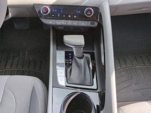 Used 2023 Hyundai Elantra SEL w/ Convenience Package image 14