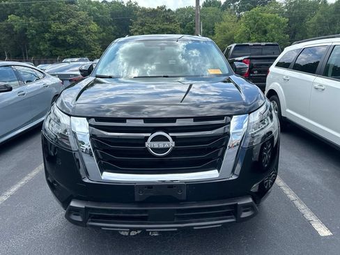 Used 2024 Nissan Pathfinder SV FWD image 2