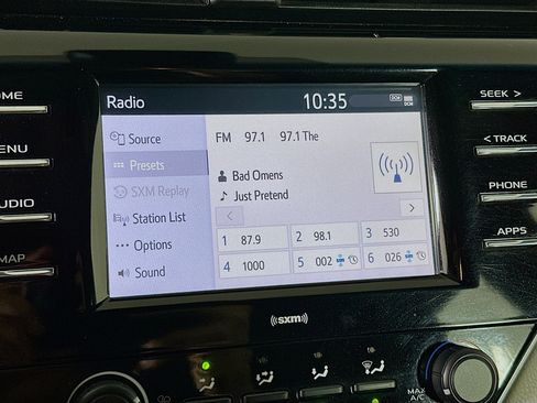 Used 2020 Toyota Camry LE image 21