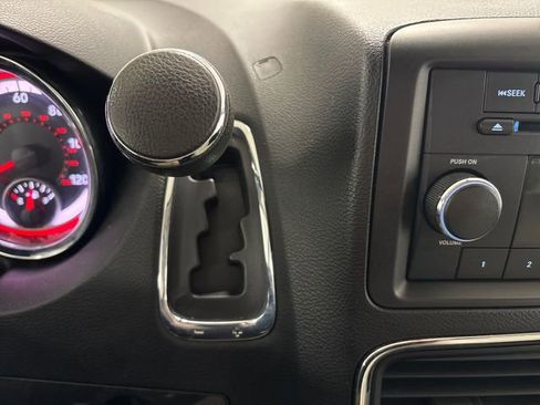 Used 2013 Dodge Grand Caravan SE image 35