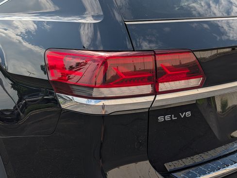 Used 2021 Volkswagen Atlas SEL Premium AWD/4WD image 11
