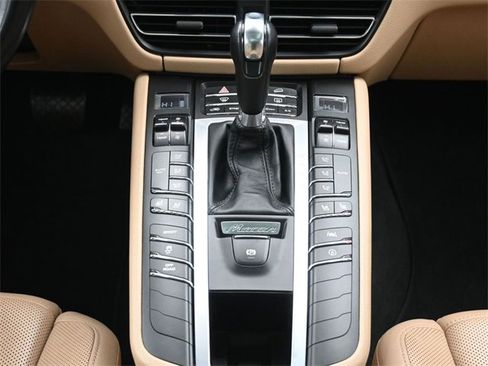 Used 2019 Porsche Macan image 27