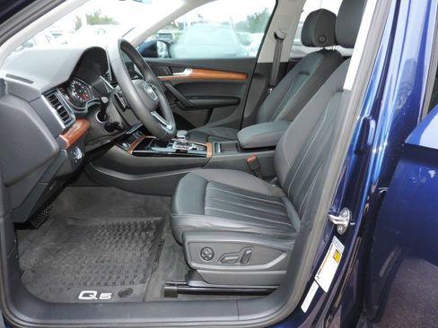 Used 2022 Audi Q5 2.0T Premium w/ Convenience Package AWD/4WD image 22