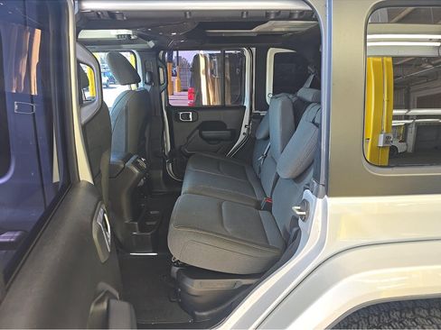 Used 2024 Jeep Wrangler Unlimited w/ Convenience Group AWD/4WD image 5