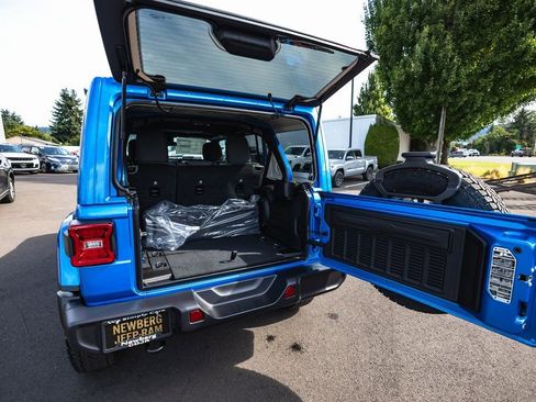 New 2025 Jeep Wrangler Sahara image 38