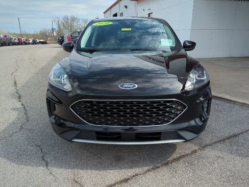 Used 2021 Ford Escape SE w/ Cold Weather Package AWD/4WD image 3