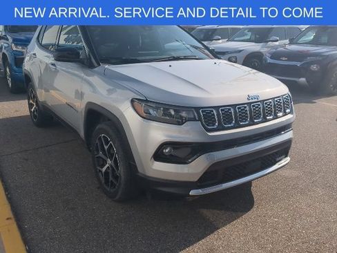 Used 2024 Jeep Compass Limited AWD/4WD image 8