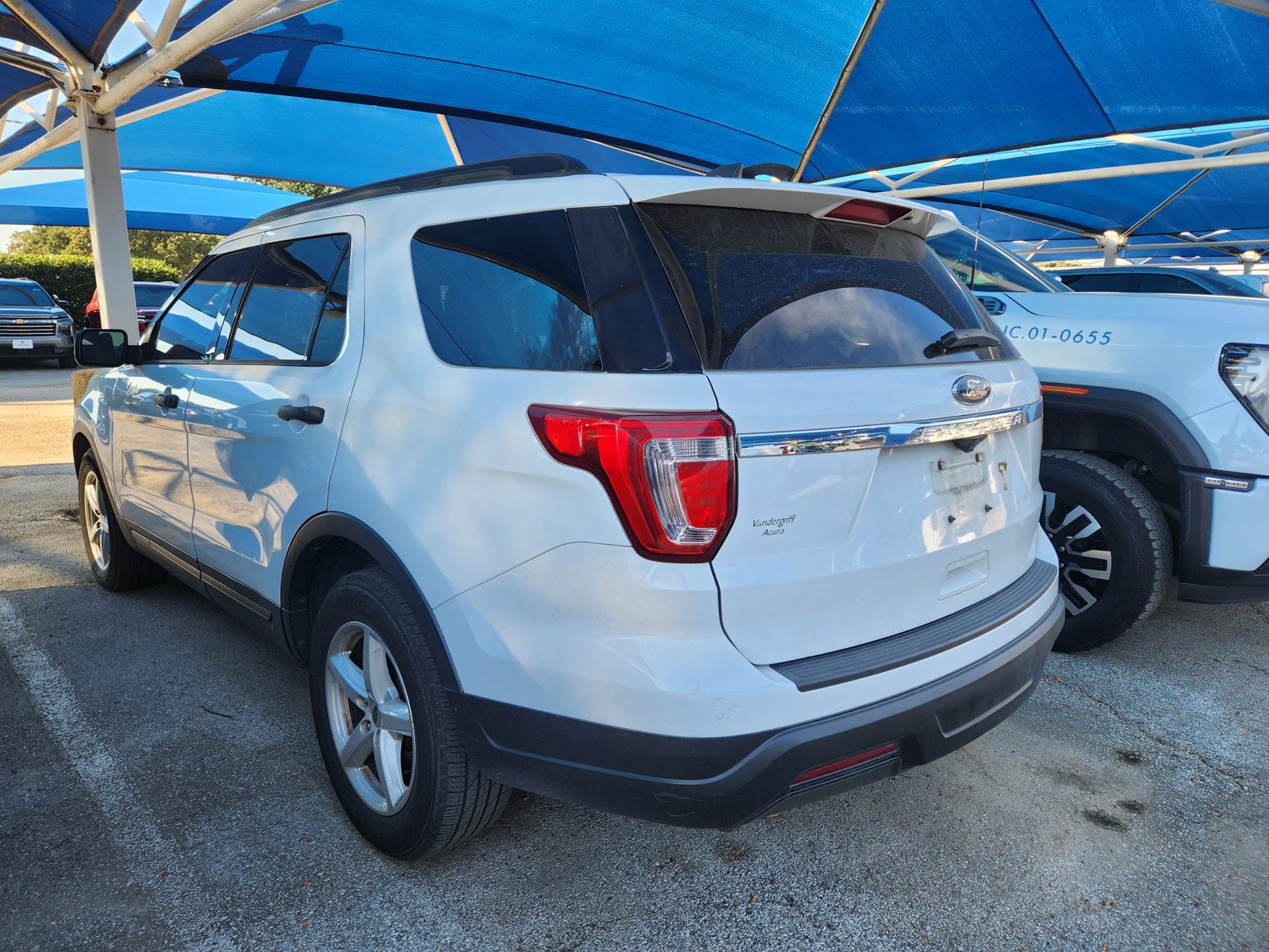 Used 2018 Ford Explorer FWD image 3