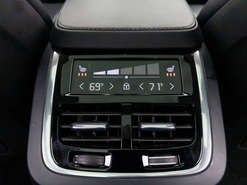 Used 2022 Volvo XC90 T8 Inscription w/ Advanced Package image 33