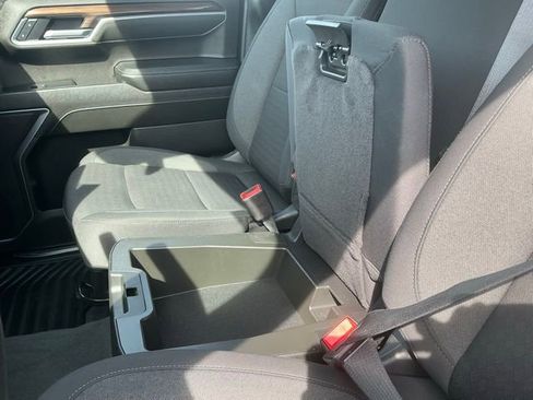 Used 2025 Chevrolet Silverado 1500 LT image 31