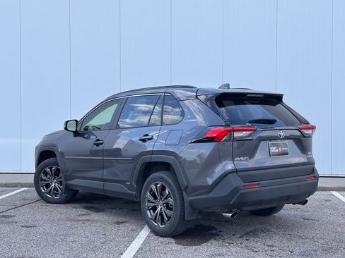 Used 2022 Toyota RAV4 XLE Premium AWD/4WD image 3