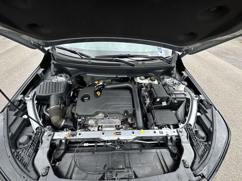 Used 2024 GMC Terrain SLE w/ Driver Convenience Package image 29