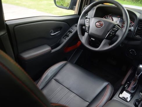 Used 2023 Nissan Frontier PRO-4X w/ Pro-4X Premium Package AWD/4WD image 27