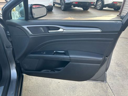 Used 2013 Ford Fusion Titanium w/ Titanium Driver Assist Pkg image 16