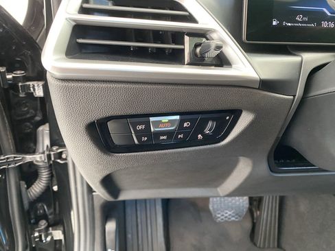 Used 2025 BMW 330i xDrive Sedan w/ Convenience Package image 18