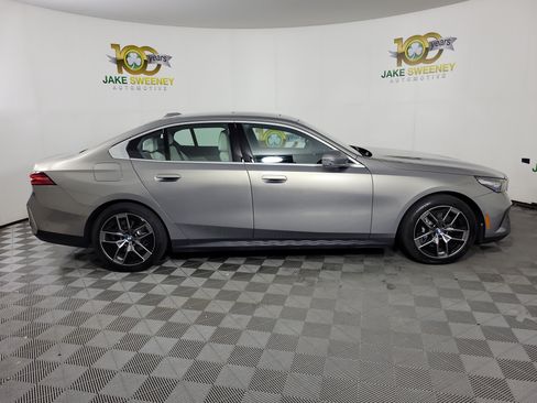 Used 2026 BMW 540i xDrive w/ Premium Package AWD/4WD image 4
