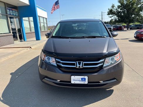 Used 2016 Honda Odyssey SE image 2