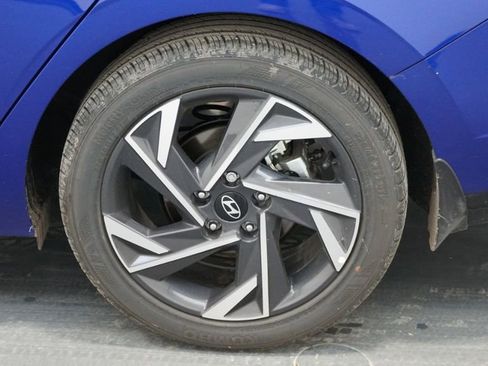 New 2024 Hyundai Elantra SEL w/ Convenience Package image 17