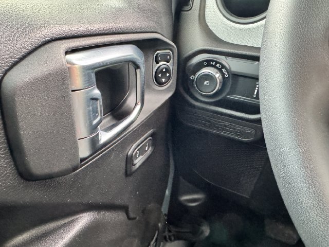 Used 2024 Jeep Wrangler Unlimited Sport AWD/4WD image 12