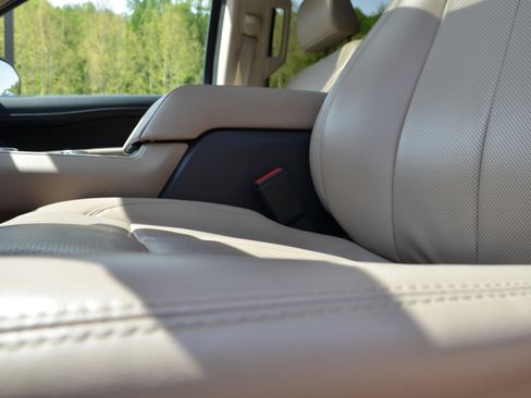Used 2022 Ford Expedition XLT AWD/4WD image 25