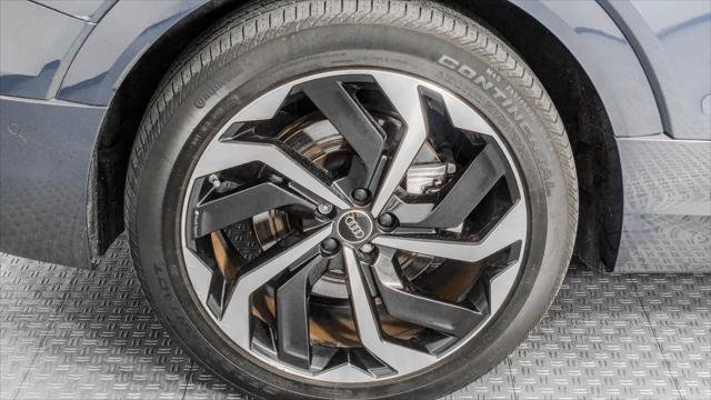 Used 2024 Audi Q8 e-tron Premium Plus w/ Premium Plus Package AWD/4WD image 38