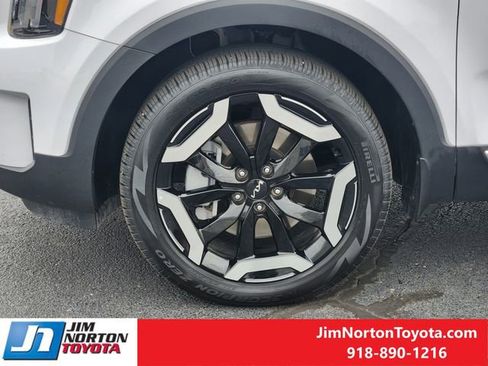 Used 2025 Kia Telluride EX image 12