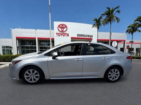 Certified 2022 Toyota Corolla LE FWD image 4