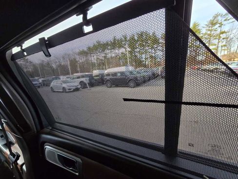 Used 2022 Ford Explorer King Ranch image 19