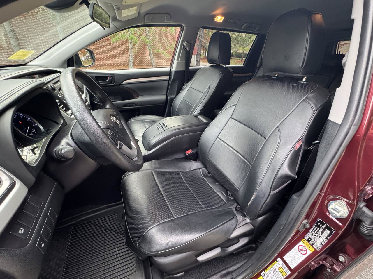 Used 2019 Toyota Highlander LE AWD/4WD image 8
