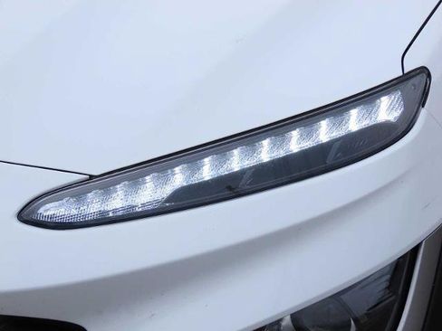 Used 2023 Hyundai Kona SE image 10