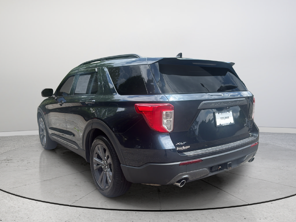 Used 2023 Ford Explorer XLT w/ Equipment Group 202A RWD image 8